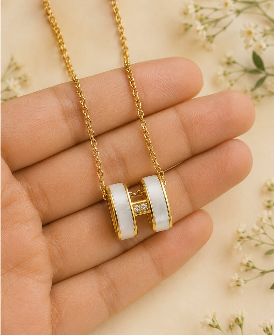 Zivara Pendant Necklace – Gold-Plated Elegance with Crystal Accents