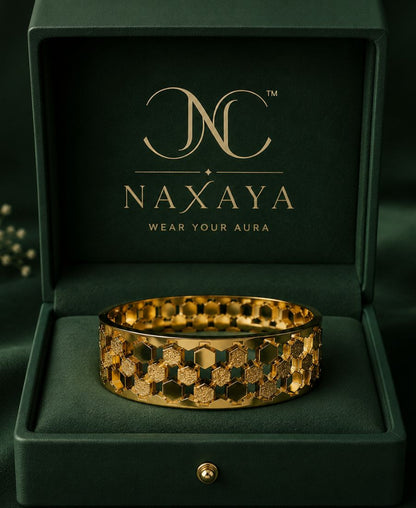 NAXAYA Hexovra premium bracelet inside luxury gift box